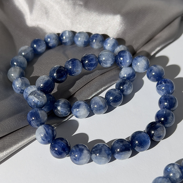 cloud-kyanite