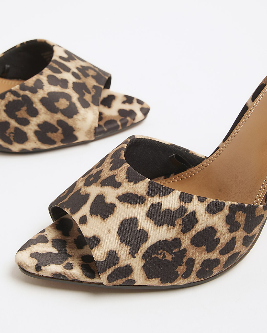 Brown Leopard 焦糖豹紋緞面高跟鞋