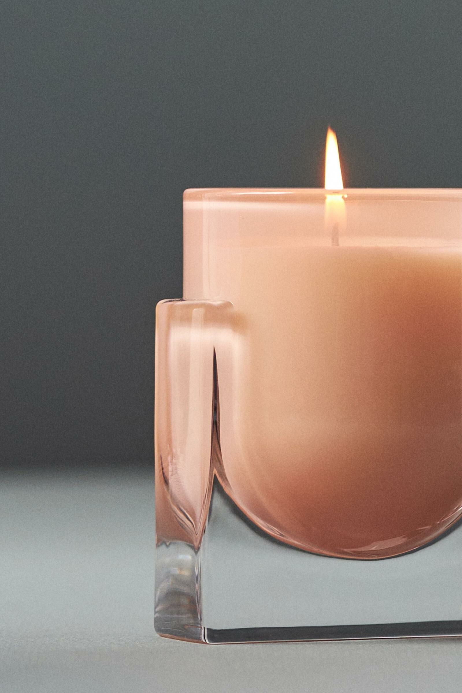 Coriander&Fig Leaf美國 粉紅摩登手工蠟燭- 雪松＋橡木