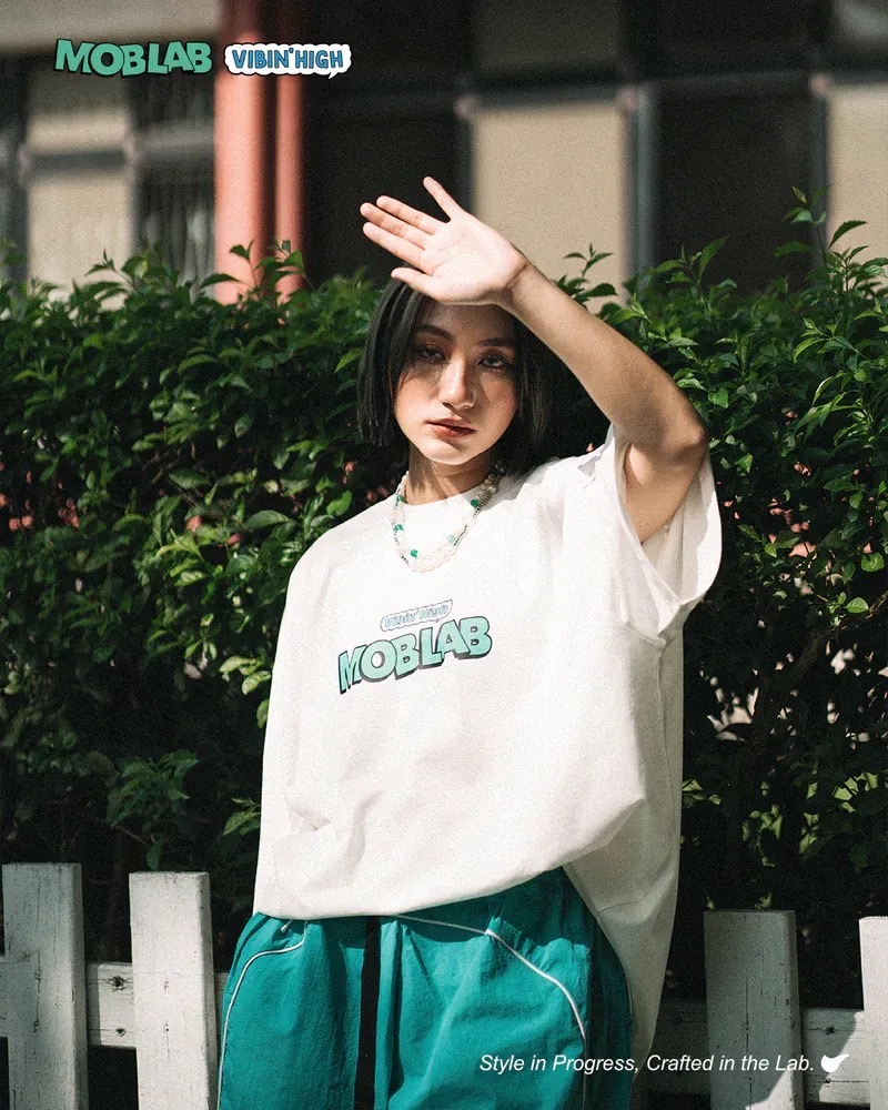 #現貨 MOBLAB VIBIN' HIGH HAND DRAWING LOGO T-SHIRT 美式印花短袖 2色