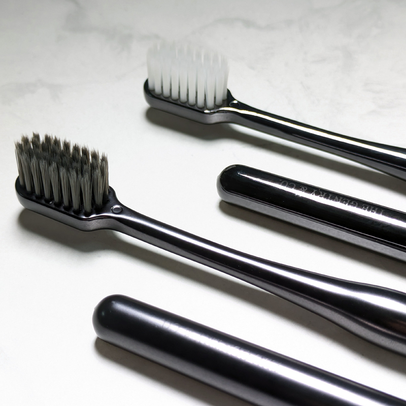 The Gentry & Co. 超細軟毛專業牙刷（抗敏護齦 / 深鐵灰）