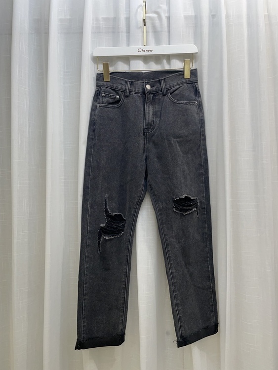 183-煙灰抓破男友褲