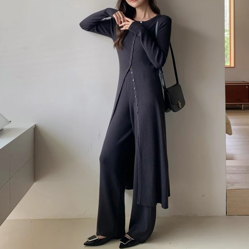 長版圓領排釦開襟罩衫+同色系長褲SET (Elegant & Love)