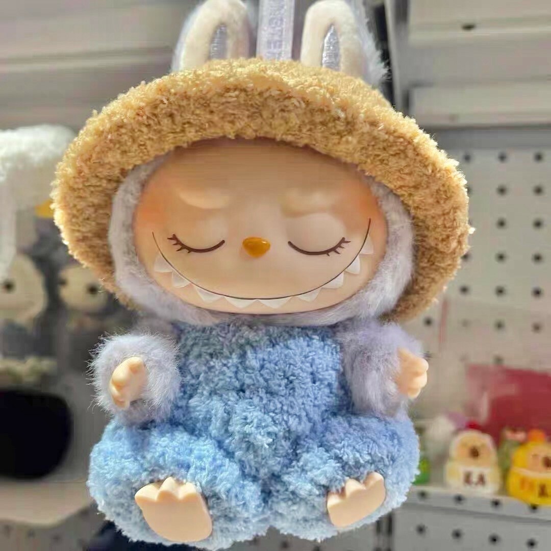 拉布布 LABUBU 坐坐派對 吊飾專用服裝 帽子藍褲套裝 (無附吊飾)