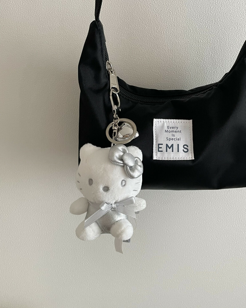 Hello Kitty 韓國限定 凱蒂貓 SANRIO 三麗鷗 小香風 銀色 液態銀 迷你娃娃 鑰匙圈