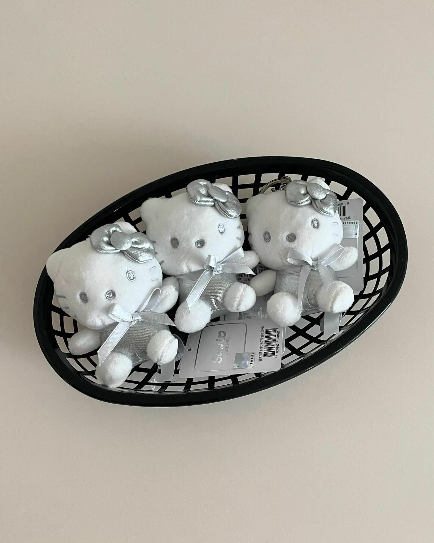 Hello Kitty 韓國限定 凱蒂貓 SANRIO 三麗鷗 小香風 銀色 液態銀 迷你娃娃 鑰匙圈