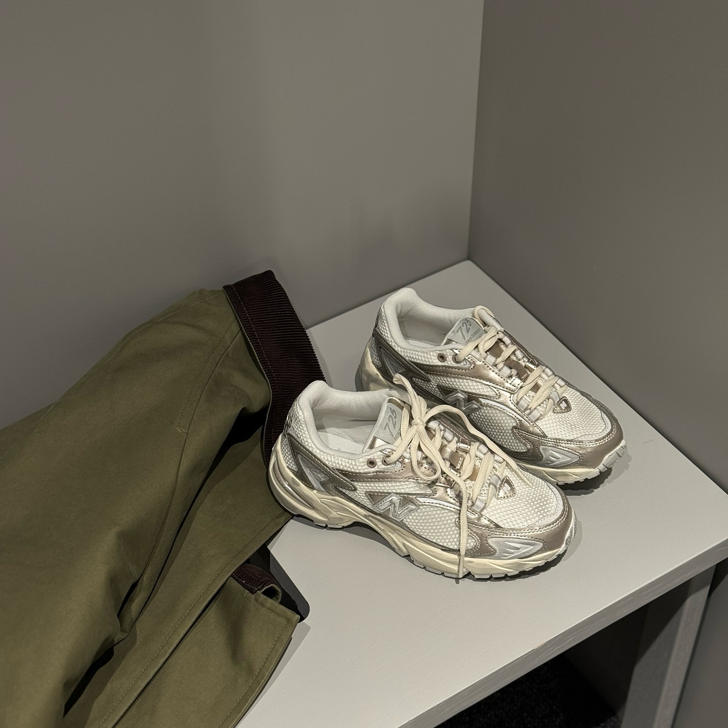 New Balance 725 古銅金 香檳金 奶油作舊 男女 復古鞋 ML725GB1