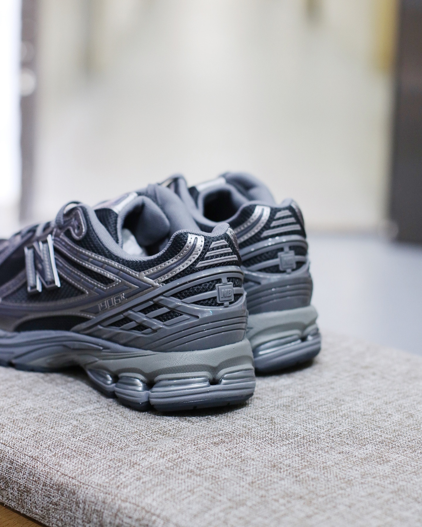 New Balance 1906 M1906RES 深灰銀