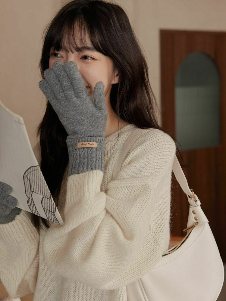 暖呼呼素色皮標針織手套