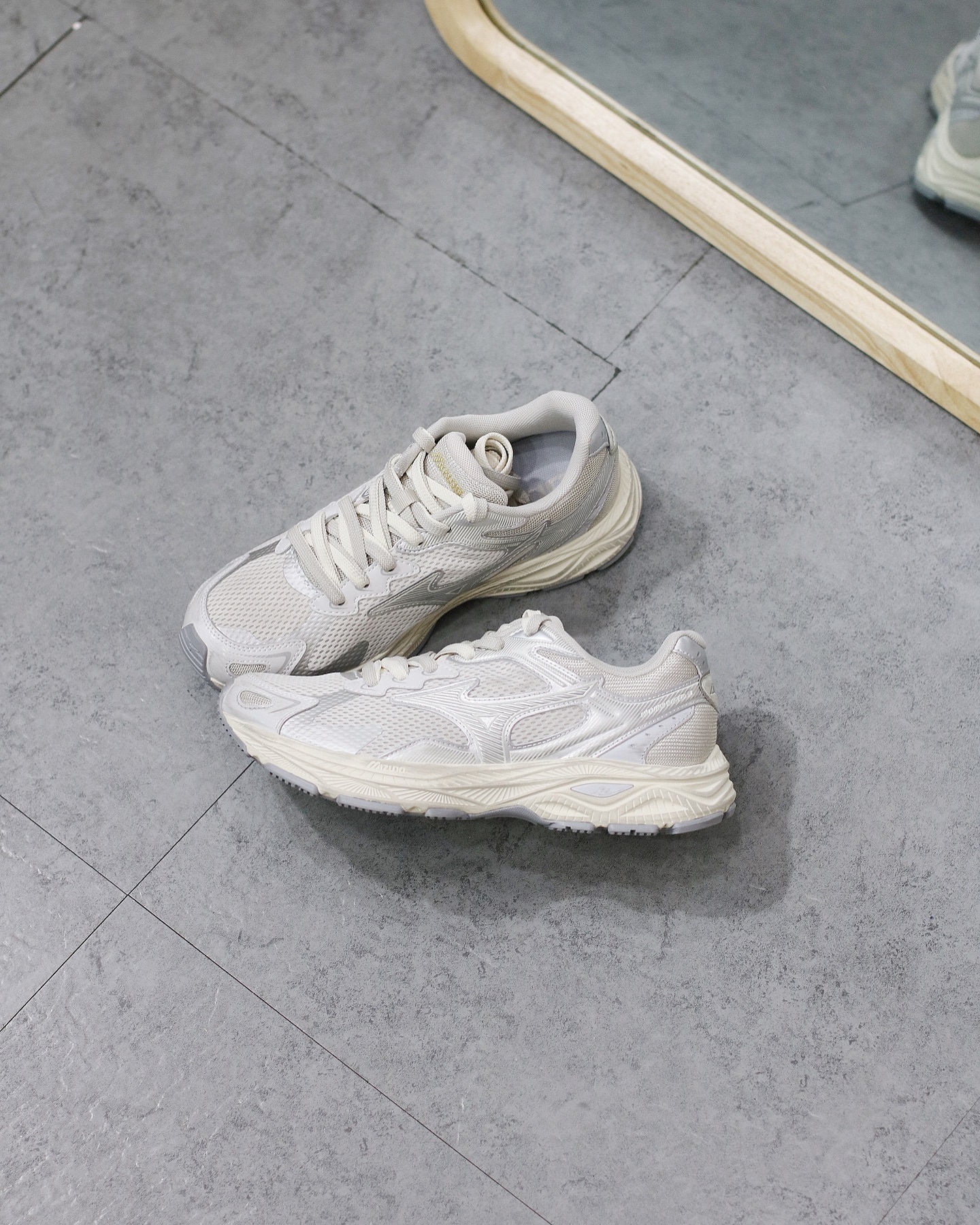 Mizuno Racer S Vintage Grey Sliver 復古做舊銀灰