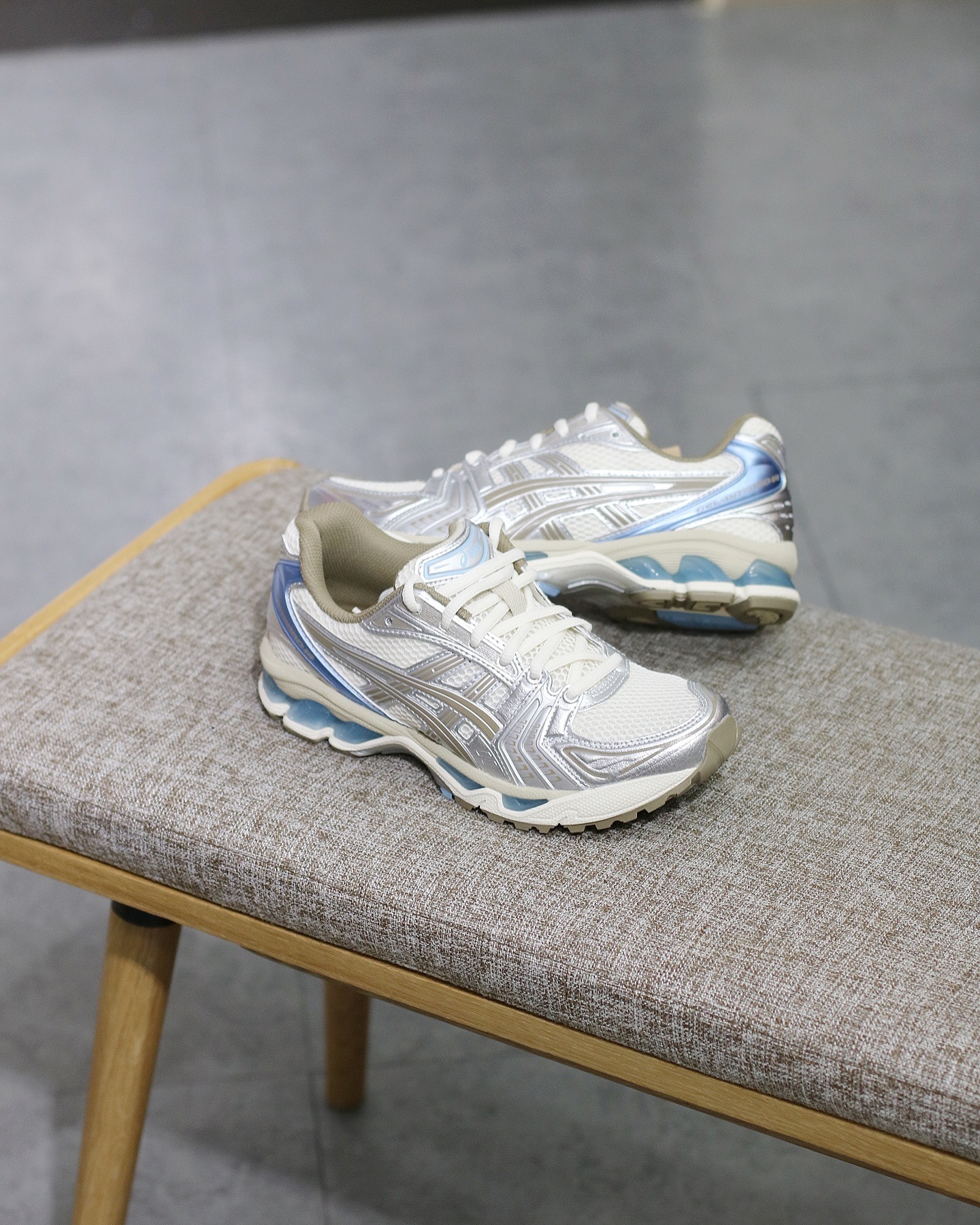 ASICS Gel-Kayano 14 Cream Pepper 銀灰金藍  1202A056-113