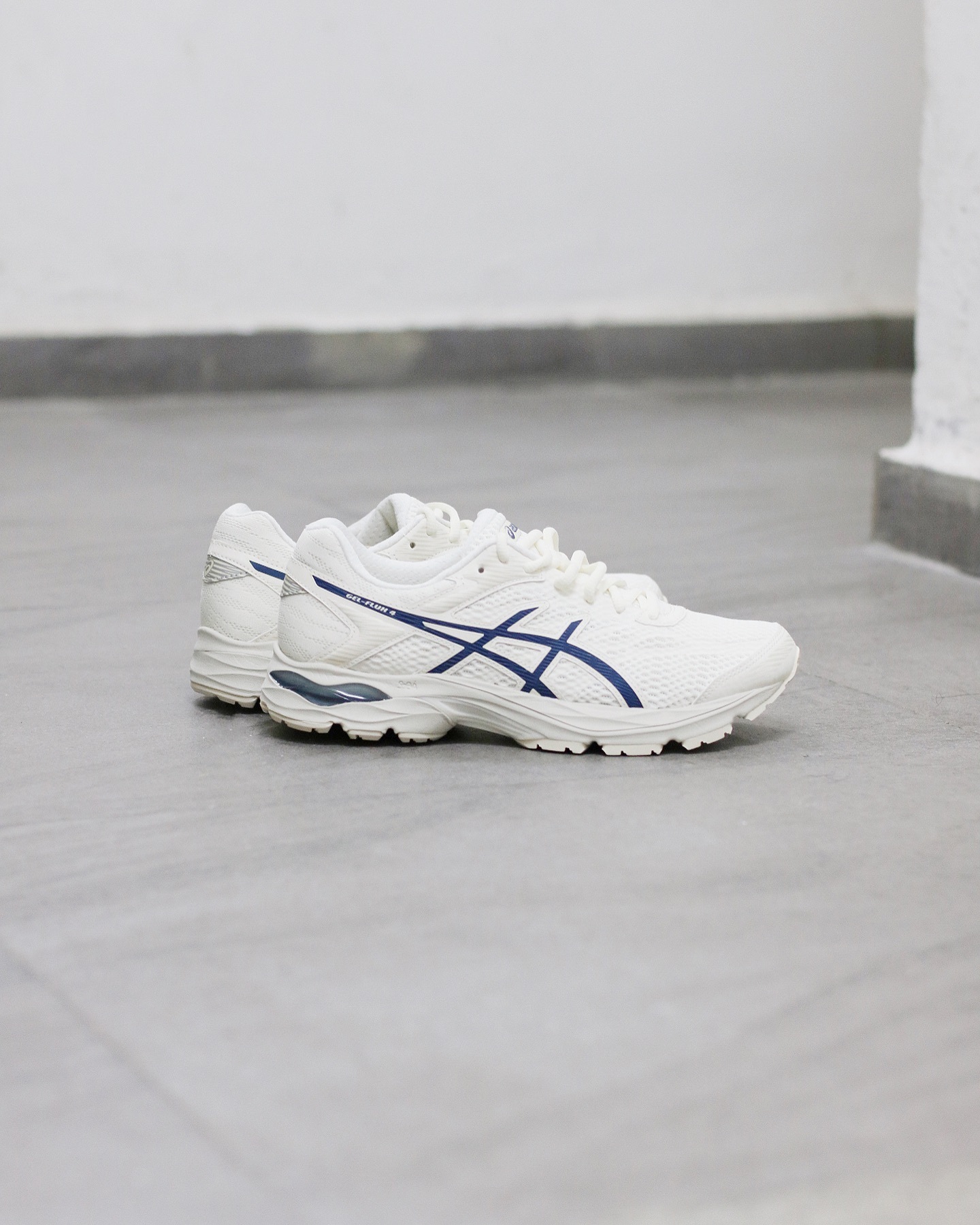 Asics Gel Flux 4 White Navy白藍