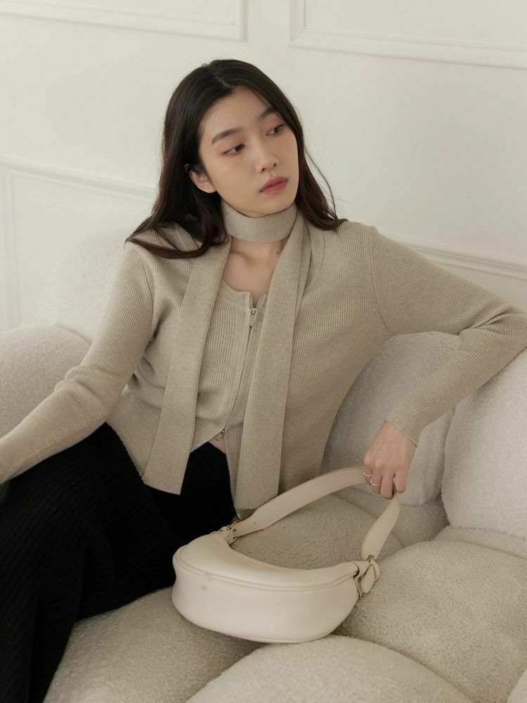 繞脖直坑紋拉鏈上衣