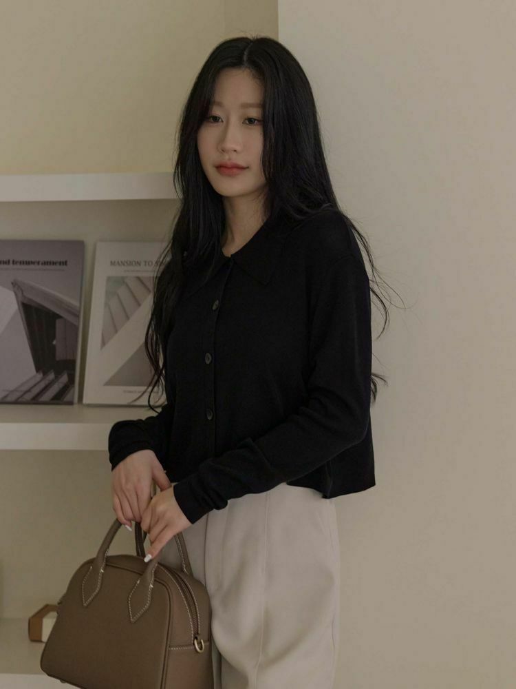 小尖領排釦針織