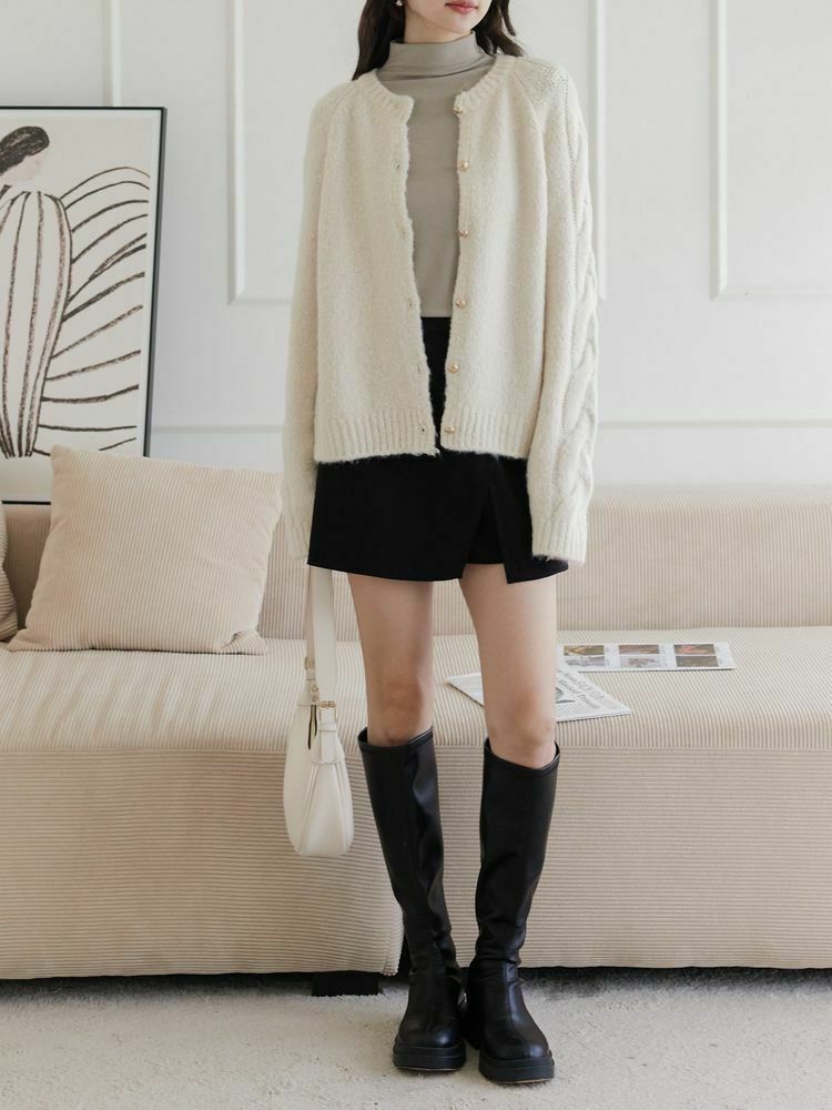 質感金釦圓領針織外套