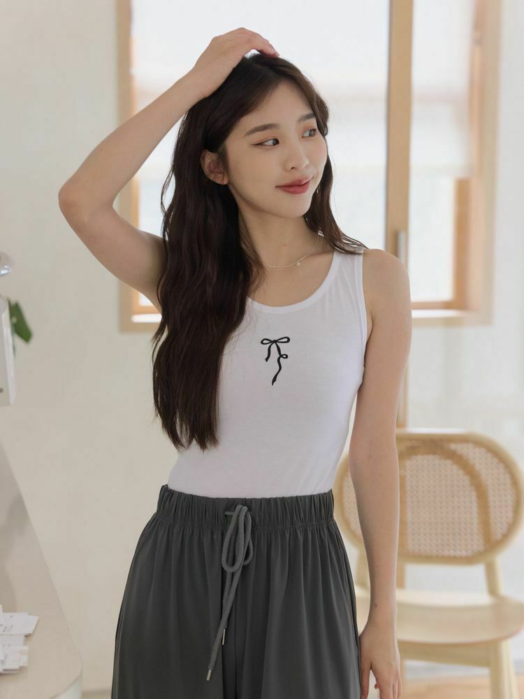 合身刺繡蝴蝶結圓領背心