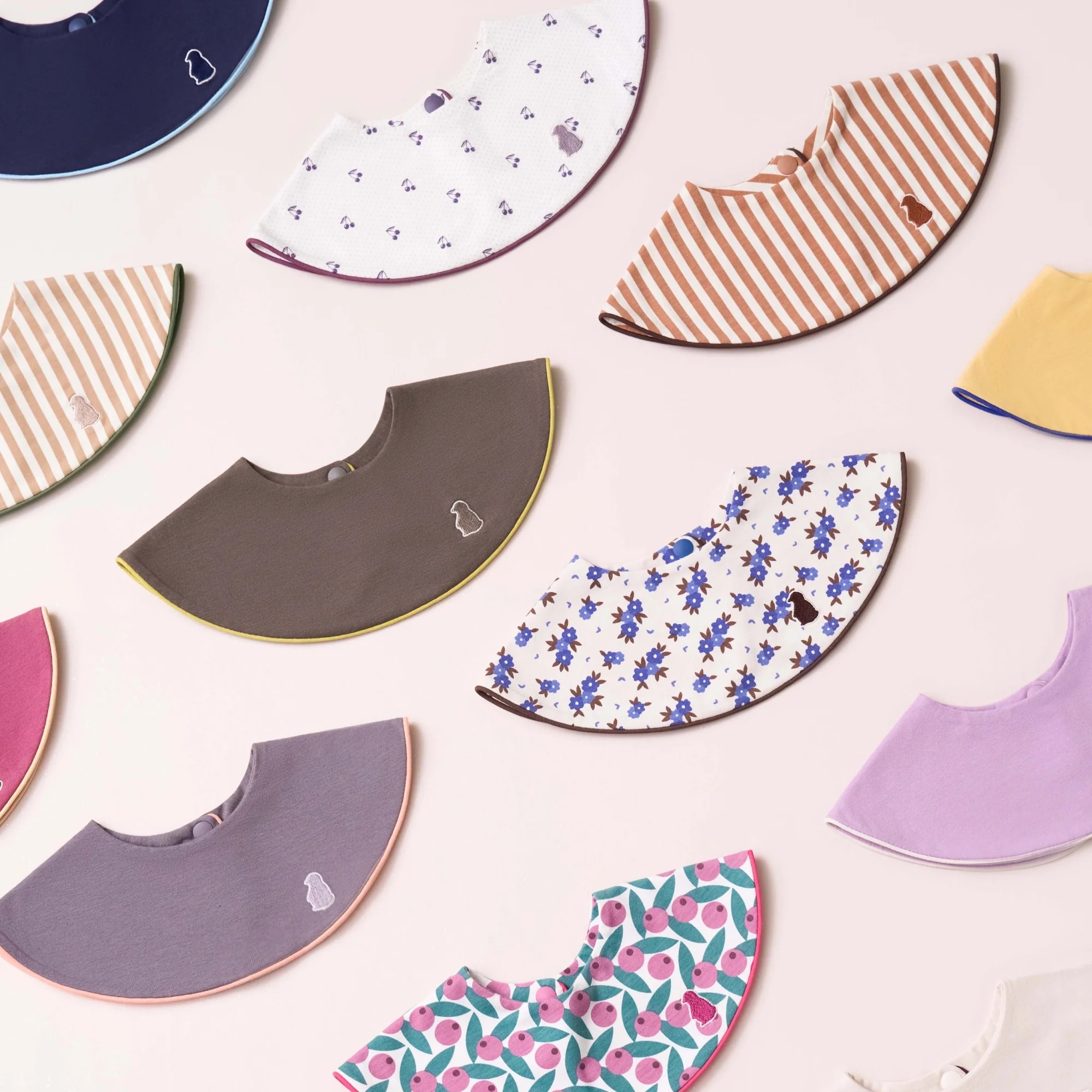 Konny 圓形滾邊口水巾