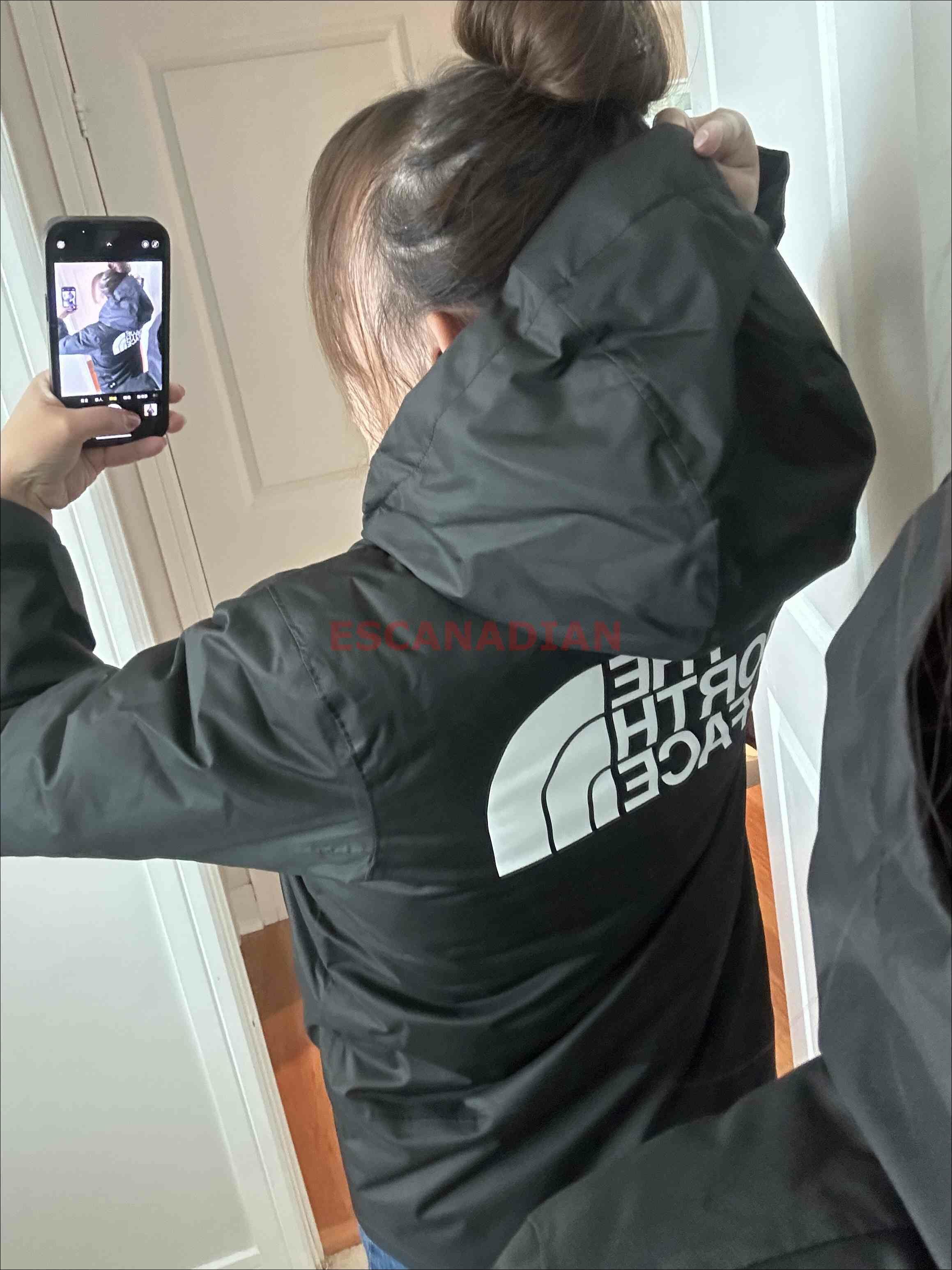 THE NORTH FACE 男大童 FREEDOM 正面圖案 厚鋪棉 保暖 防水 防風  連帽 外套 (前小後大)