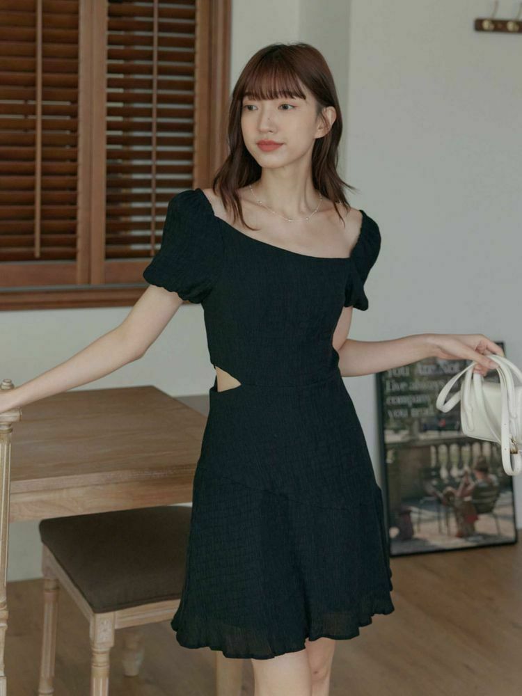 小性感 斜口露腰澎袖短洋