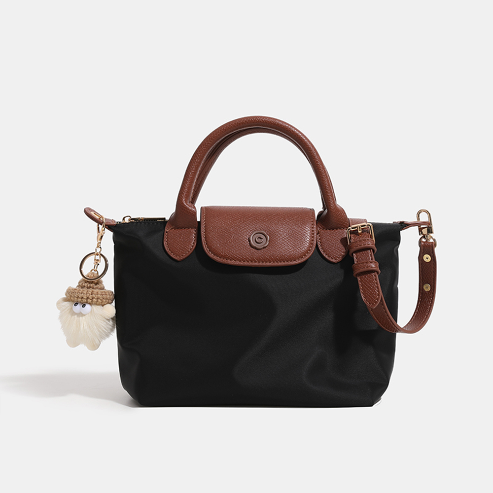 【CHASENG & KEITH】C&K0830 黑/米白 尼龍 水餃包(附肩帶/吊飾/附防塵袋)