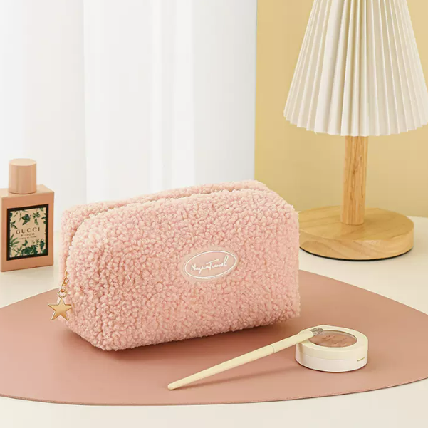 Hot push large-capacity travel antifreeze toiletry bag (pink【pillow model】)