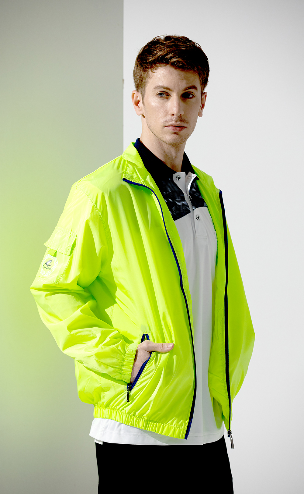 輕量機能防風外套