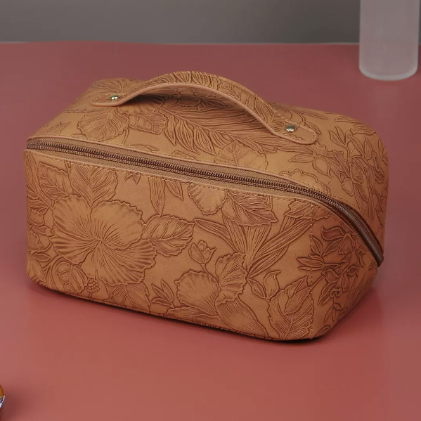 Hot push retro style three-dimensional embossed makeup bag (caramel color size 23.5cm*12cm*12cm)