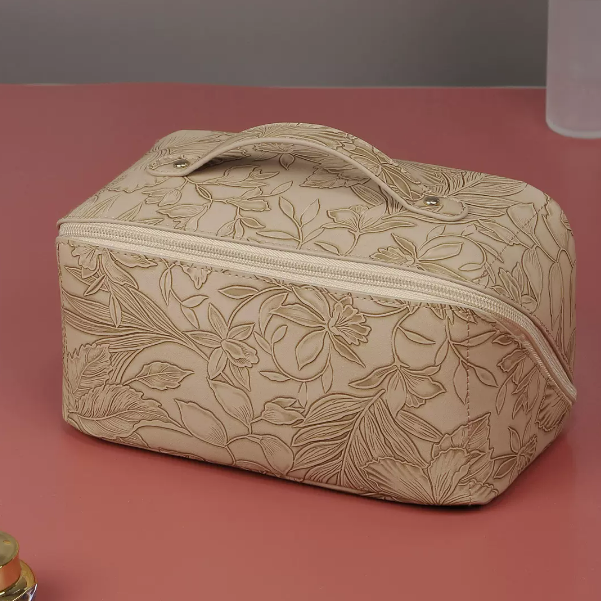 Hot push retro style three-dimensional embossed makeup bag (khaki size: 23.5cm*12cm*12cm)
