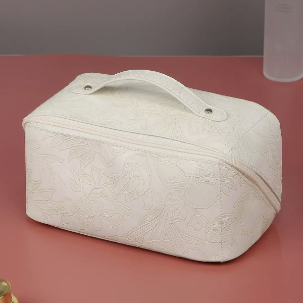 Hot push retro style three-dimensional embossed makeup bag (off-white size: 23.5cm*12cm*12cm)
