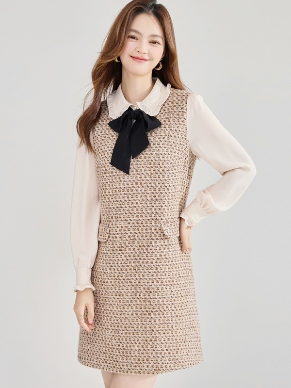 小香風假兩件花呢洋裝 杏色