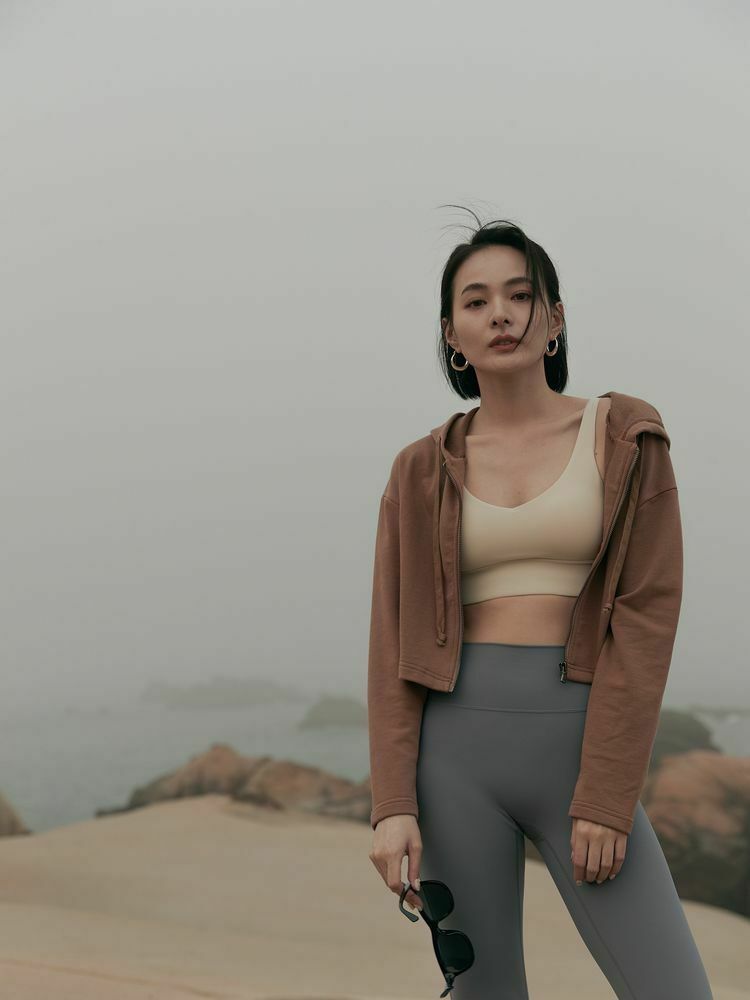 自訂 粗肩帶Ｕ領短版運動內衣