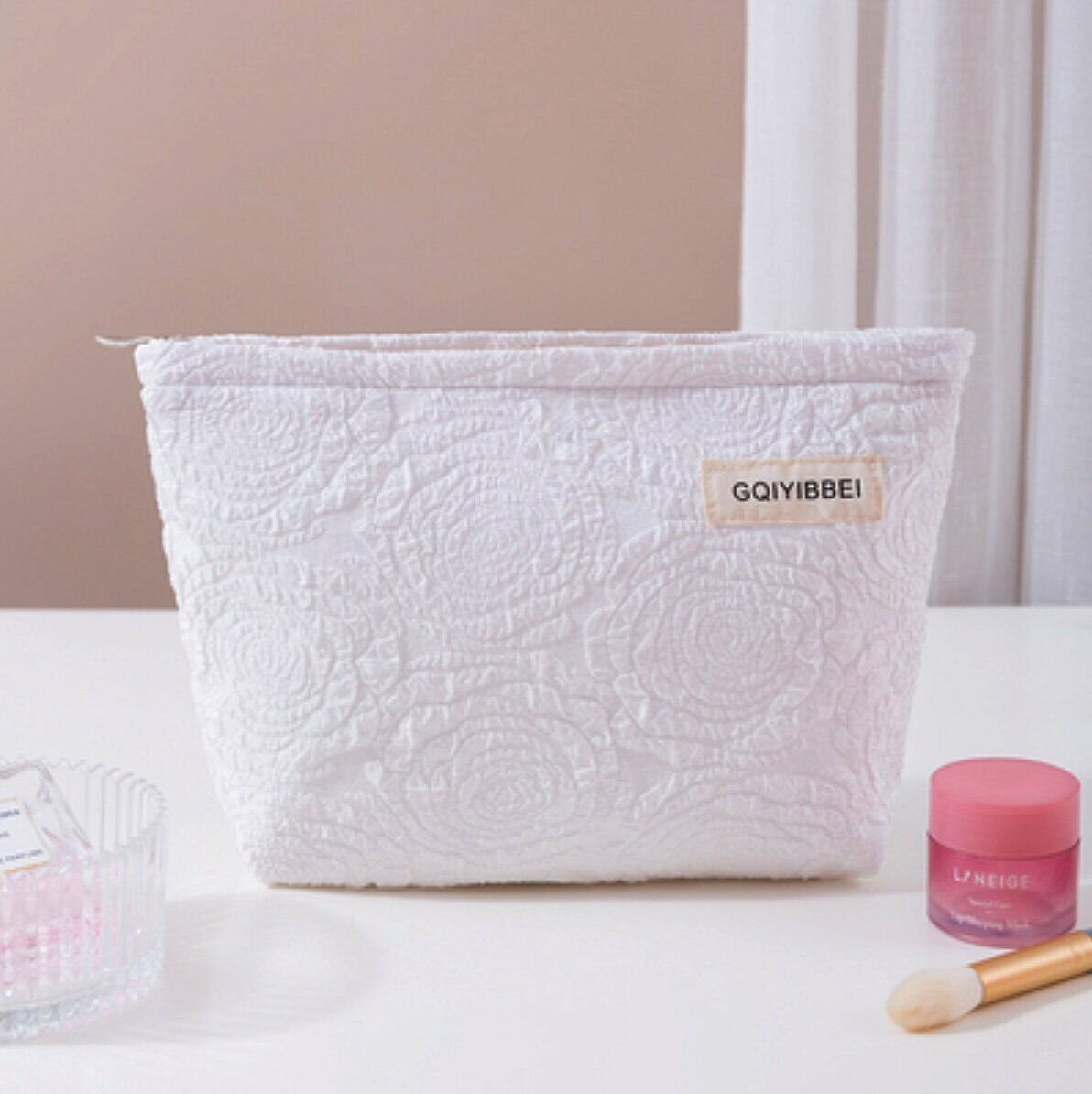 Popular temperament cosmetic bag storage bag (white large rose bubble jacquard length 20cm height 19cm)