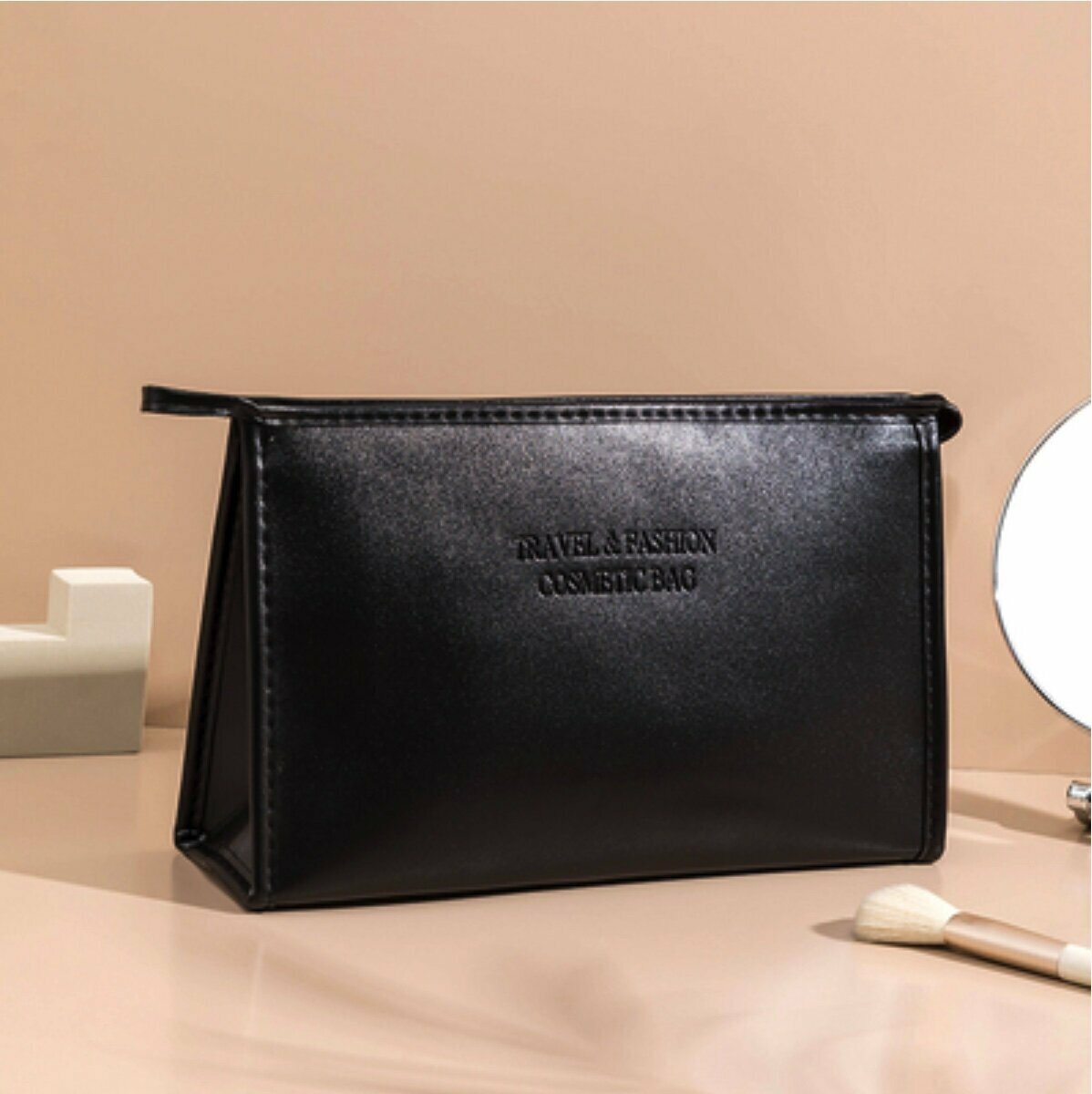 Popular portable travel toiletry bag (pearlescent black triangle large 27cm long 17cm high 8cm wide)