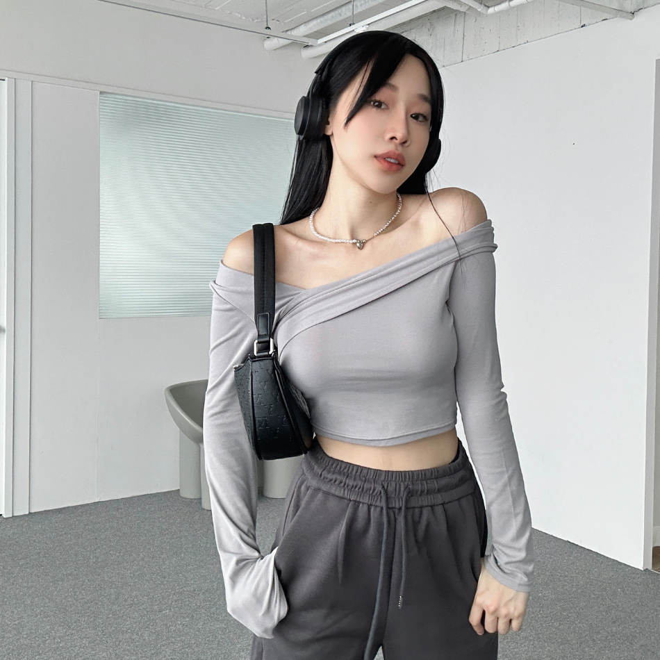 【DOMISS自訂】性感公式! MIT不對稱斜肩上衣-3色 露肩上衣 (現貨)