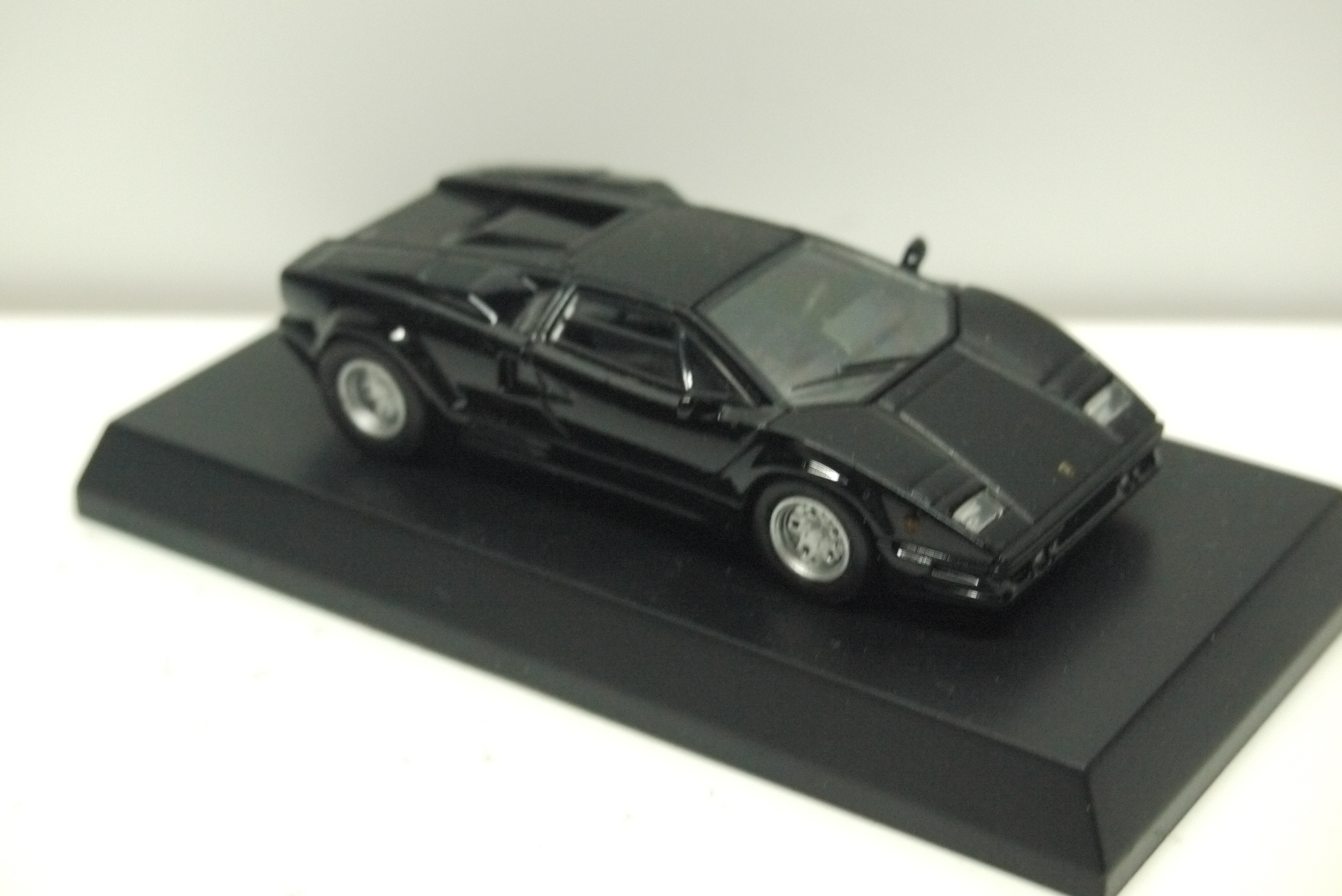 Kyosho Lamborghini Countach 25th Anniversary Black