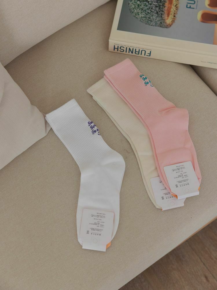 字母直坑紋中筒襪