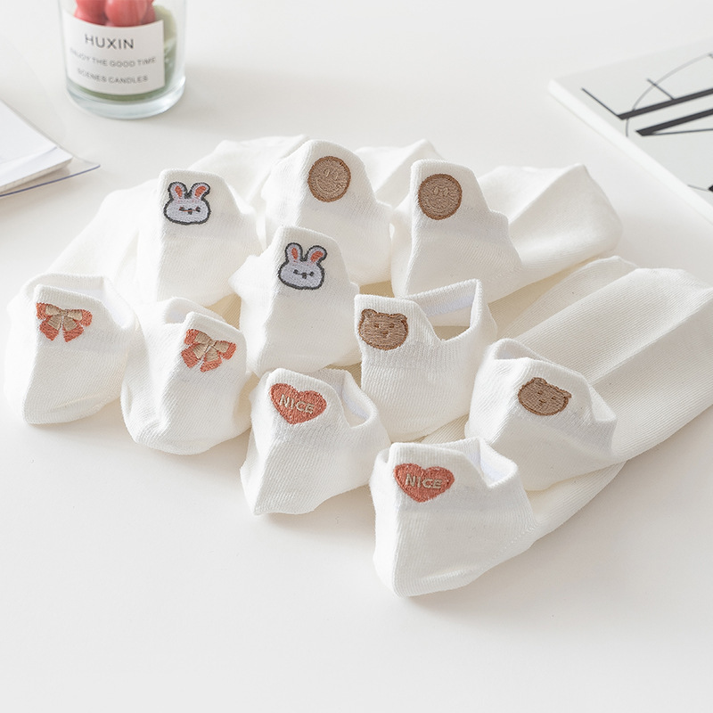 [3 FOR RM10] Japanese-style White Embroidered Boat Socks