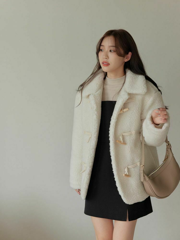 QQ保暖質感木釦外套