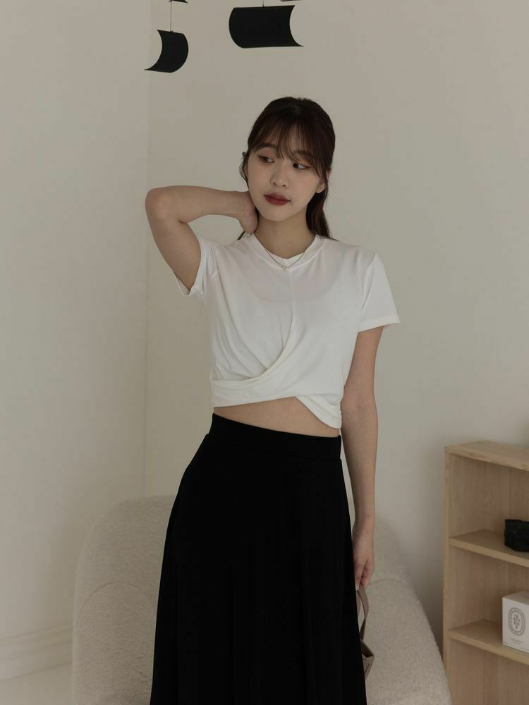 好比例下扭結薄短tee