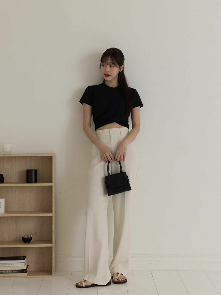 好比例下扭結薄短tee