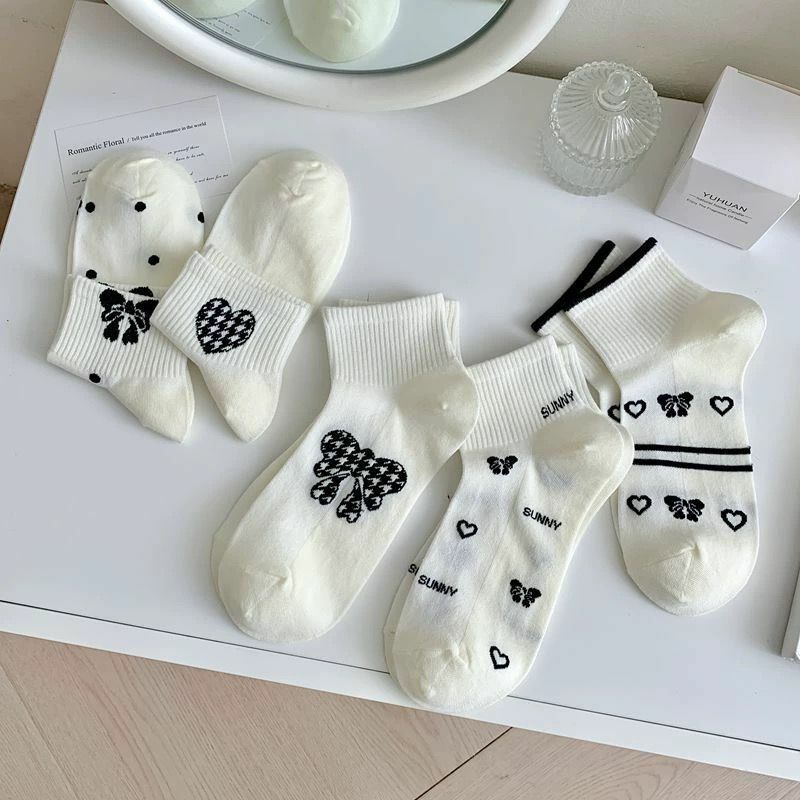 [3 FOR RM10] Houndstooth Heart & Bow Mid-Calf Socks