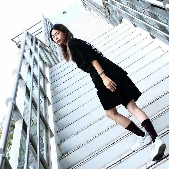 【煙雨飄渺 Rain of Sorrow】英文字樣長襪