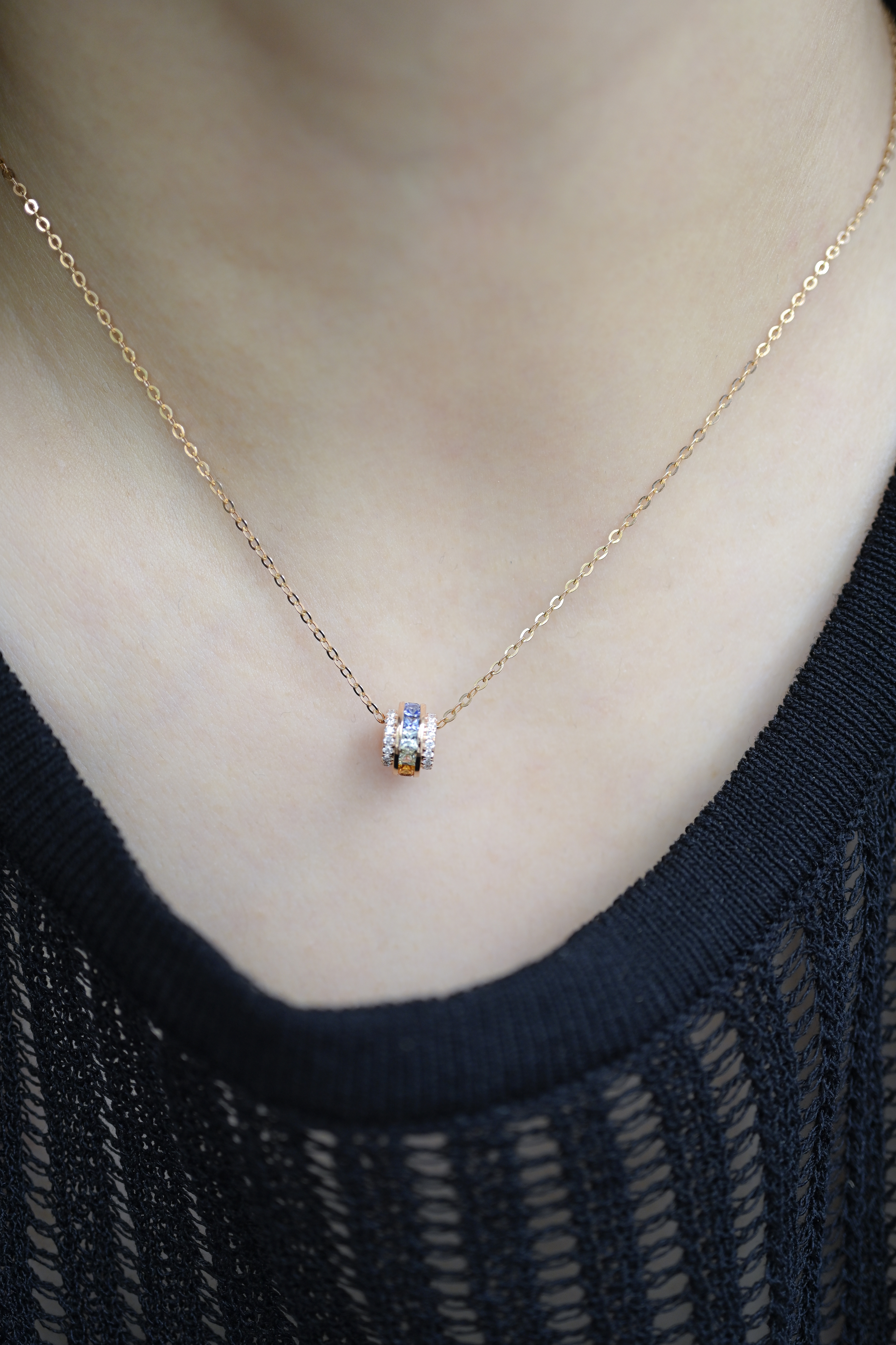 18K Rainbow Diamond Pendent