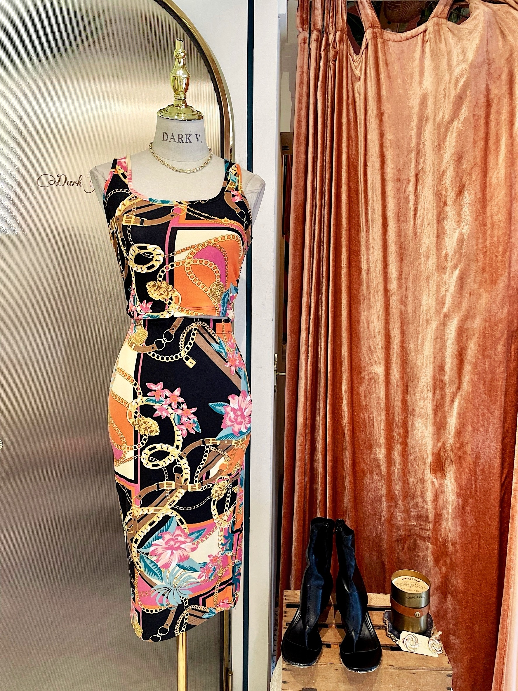 Black White黑白色 圖紋印花短上衣+ 高腰中長裙套裝