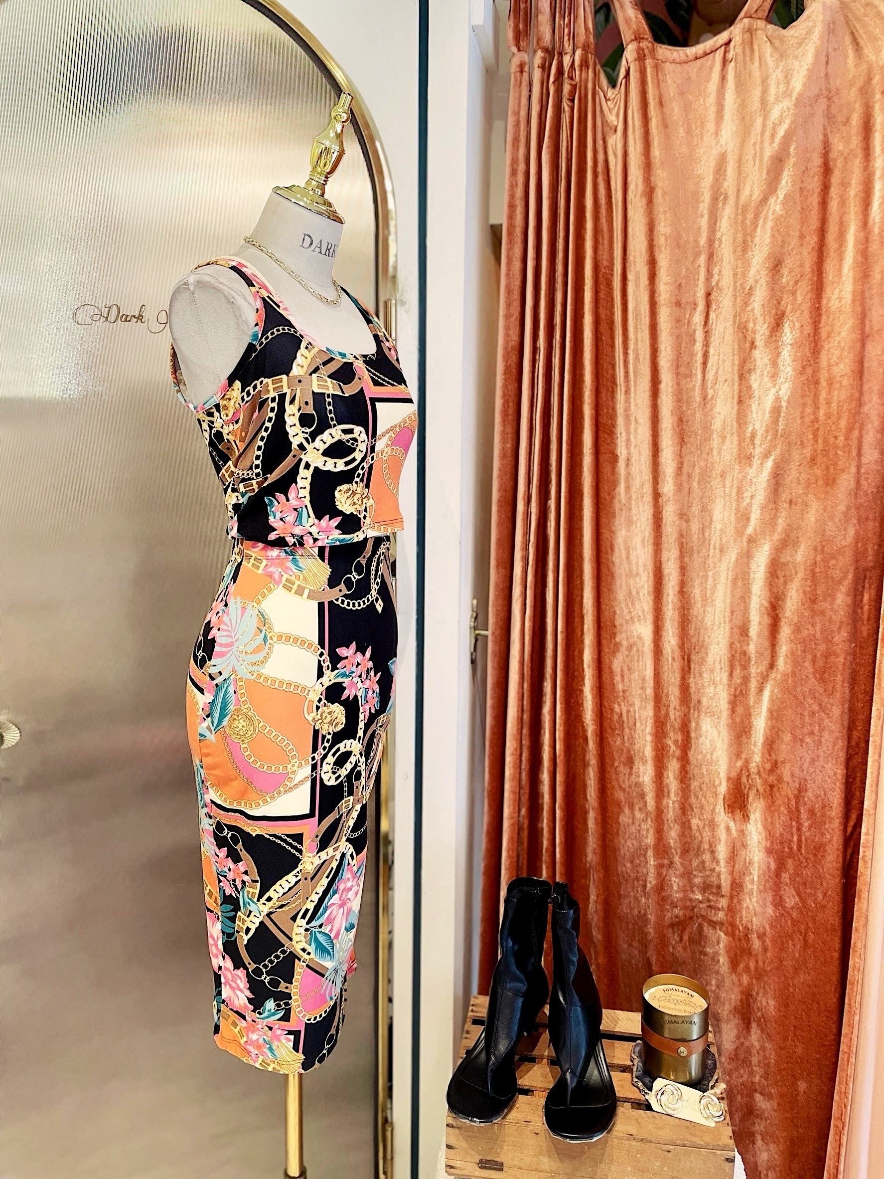 Black White黑白色 圖紋印花短上衣+ 高腰中長裙套裝