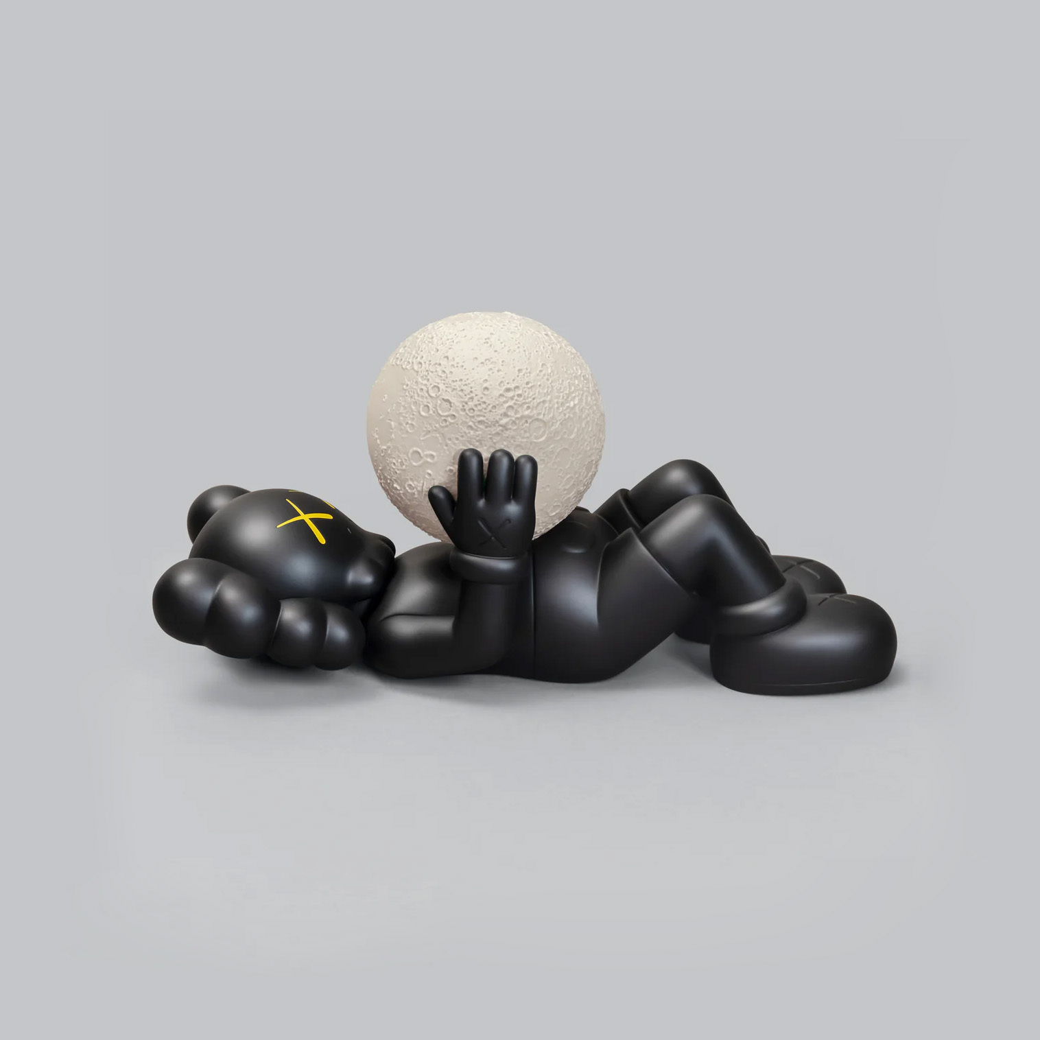 KAWS:HOLIDAY SHANGHAI - FIGURE (BLACK) 上海假期限定 2024 躺姿月亮公仔 螢光 黑色