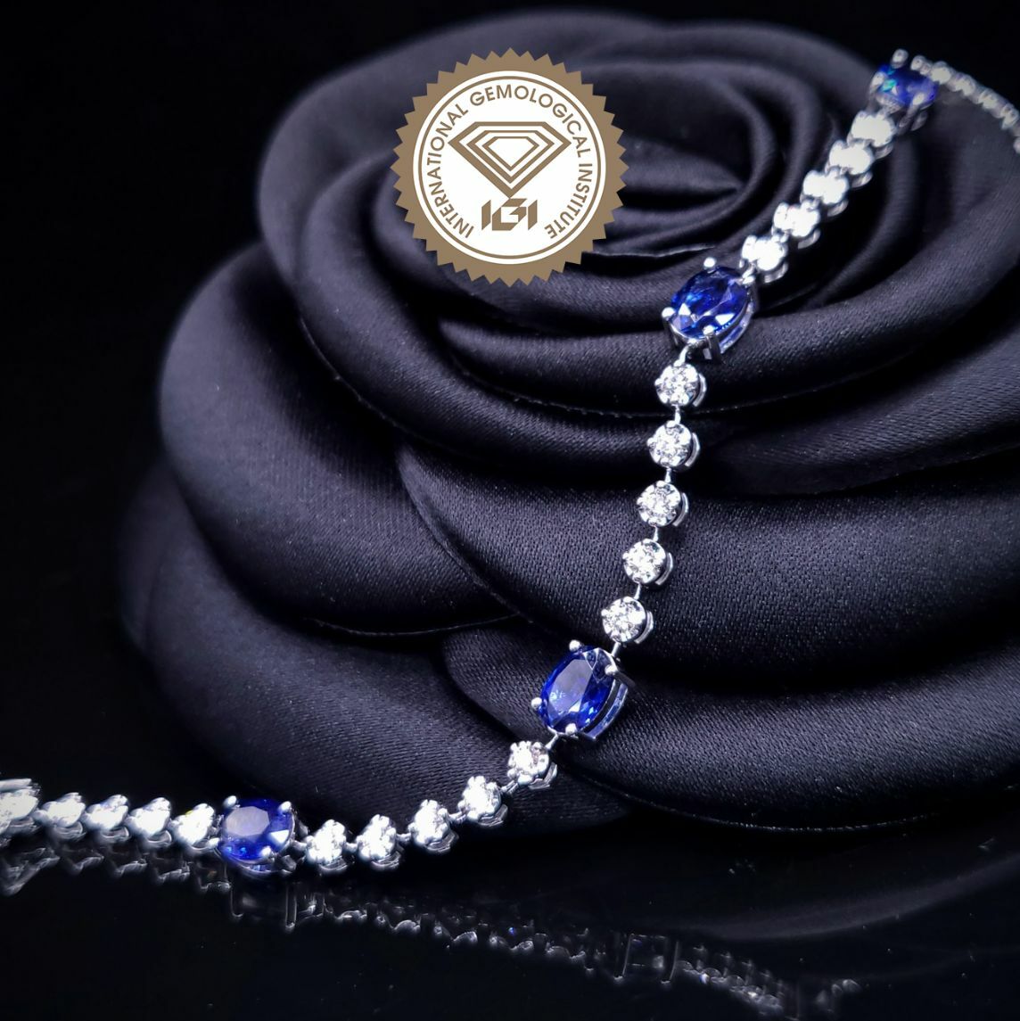 18K White Gold 4.52ct Sapphire and Diamond Bracelet