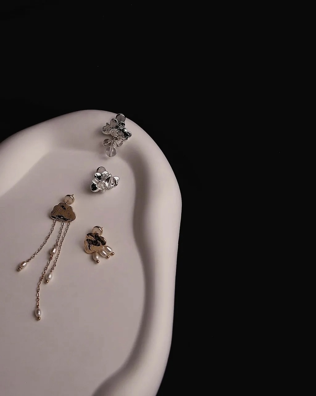 不對稱雲朵耳環