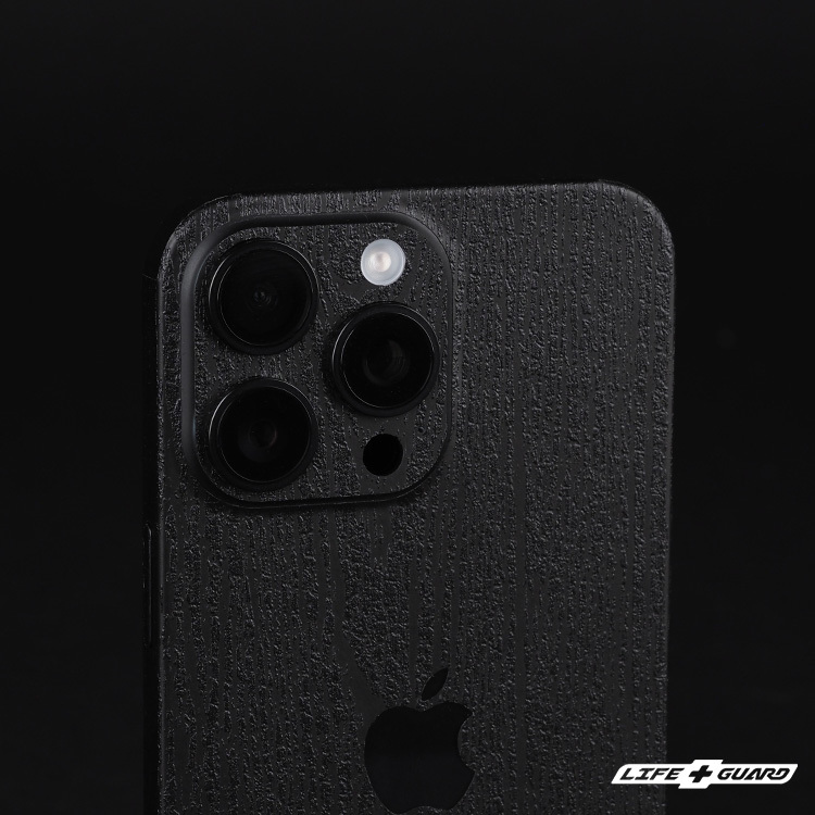 LIFE+GUARD 木紋貼膜質感特寫，LIFE+GUARD 設計風格