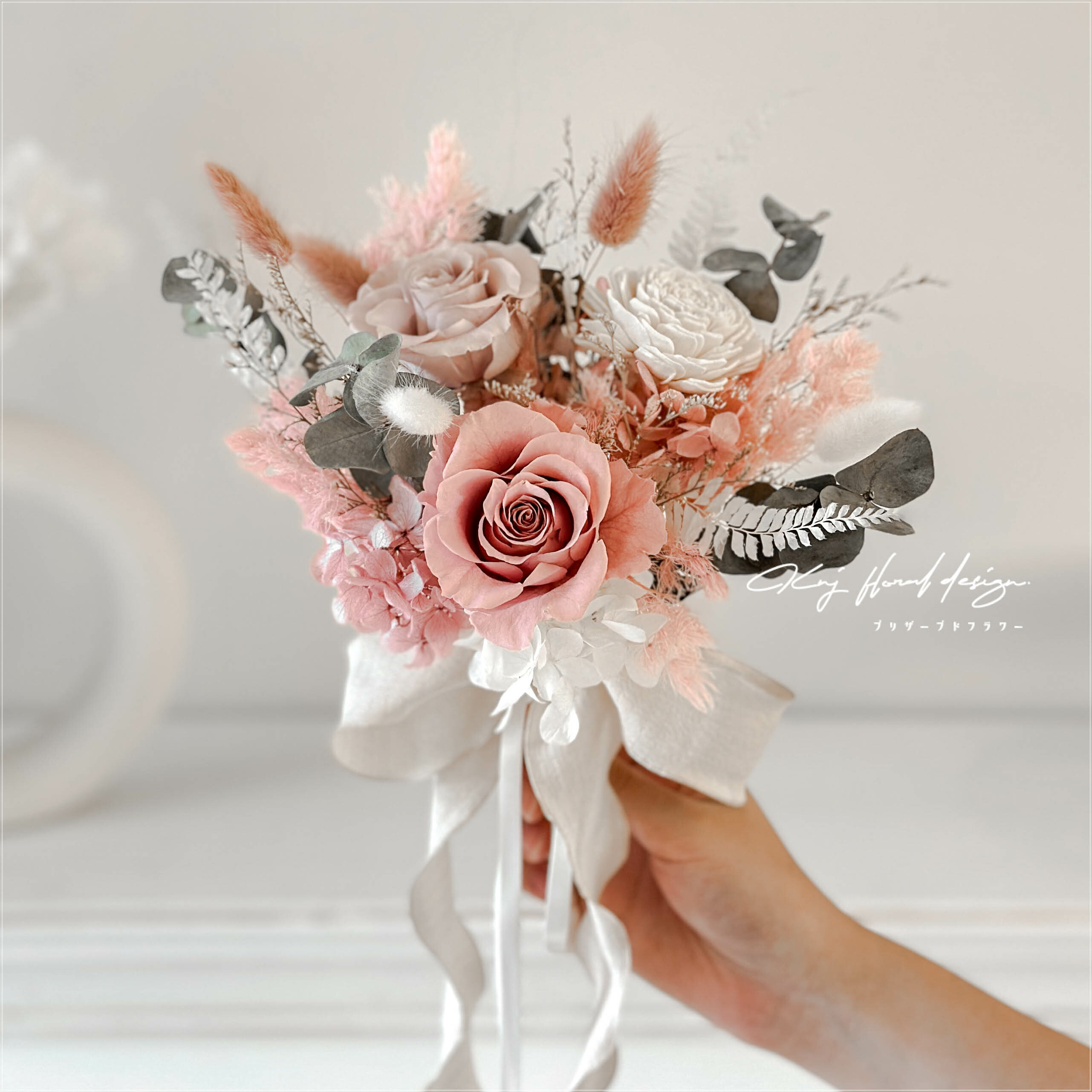 永生玫瑰手捧花－（多色選擇）